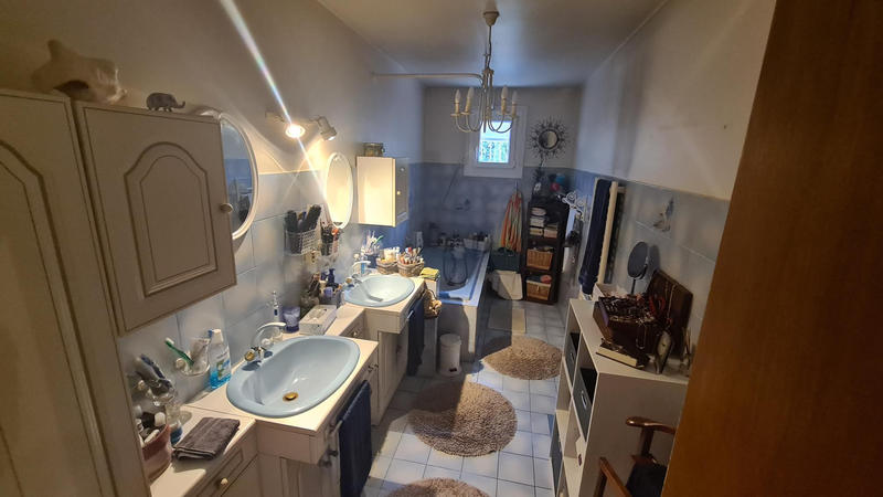 Maison - 202 m² - 7 pièces