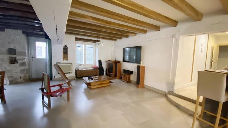 Maison - 250 m² - 8 pièces