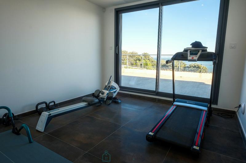 Villa - 318 m² - 7 pièces