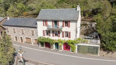 Maison - 151 m² - 5 pièces