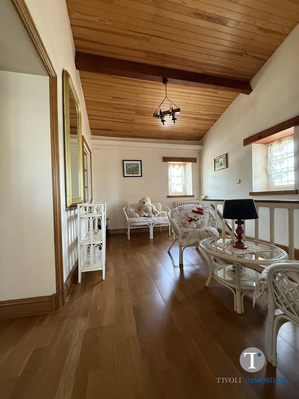 Maison traditionnelle - 200 m² - 6 pièces