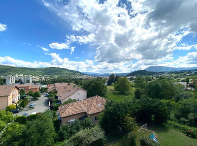 Appartement - 100 m² - 4 pièces