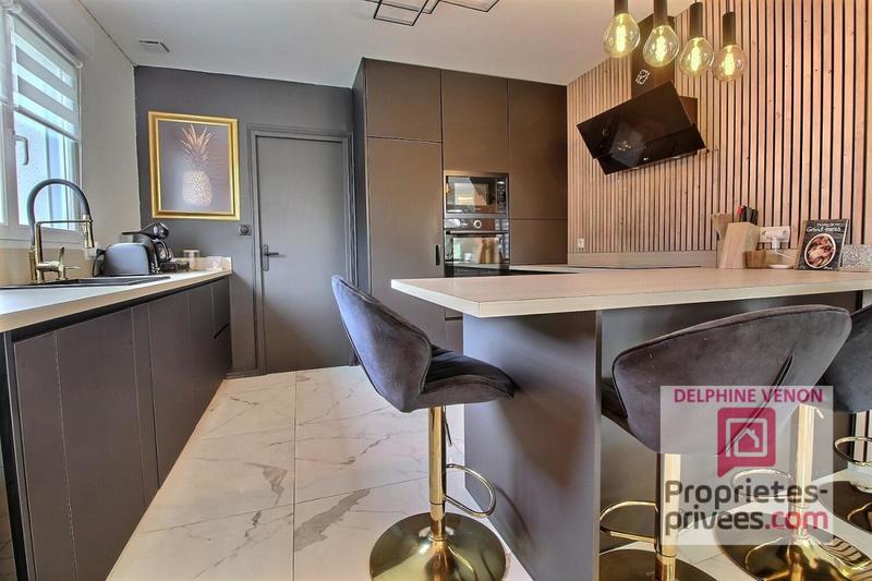 Maison - 140 m² - 5 pièces