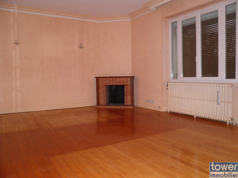 Maison - 240 m² - 7 pièces