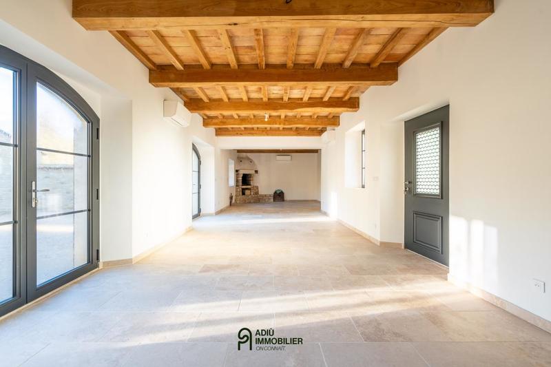 Propriété - 300 m² - 9 pièces