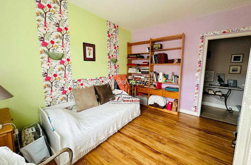 Maison - 189 m² - 9 pièces