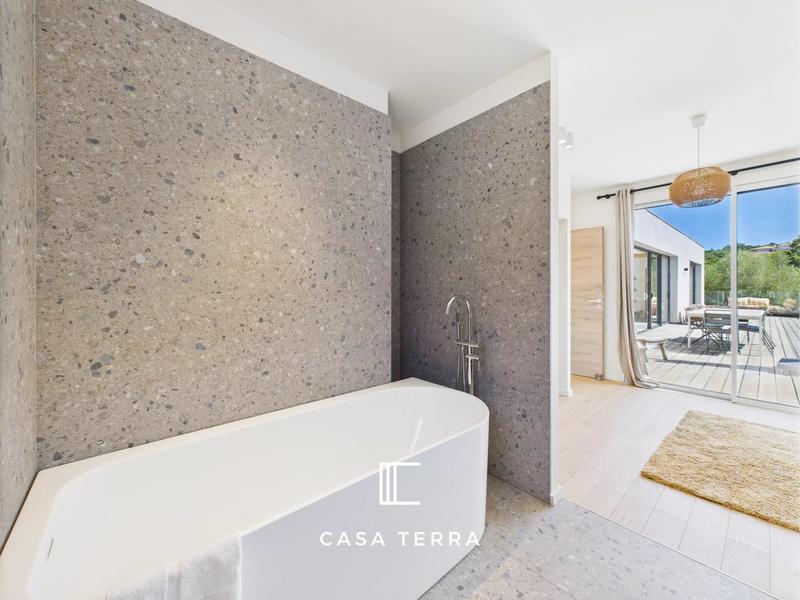 Villa - 150 m² - 6 pièces