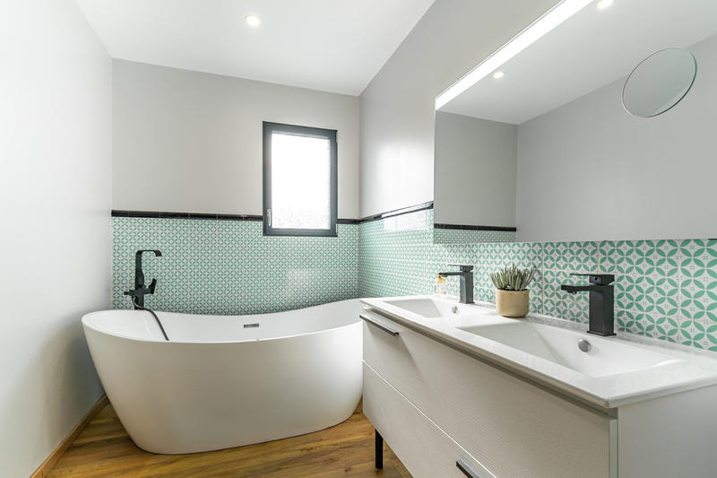 Maison - 198 m² - 7 pièces