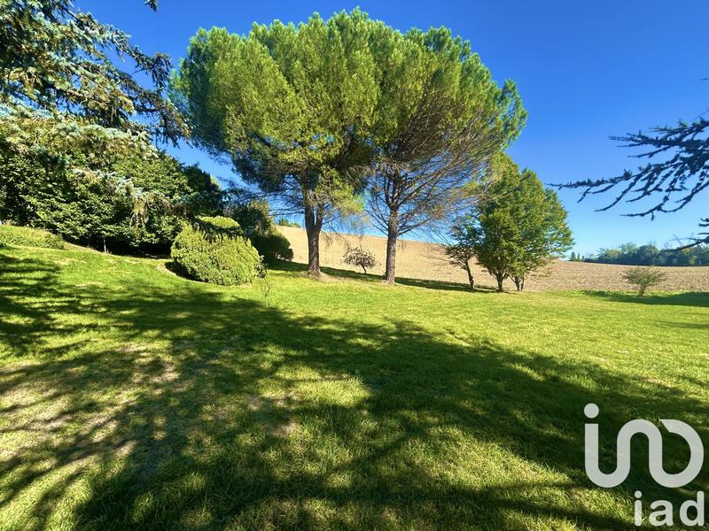 Maison - 825 m² - 15 pièces