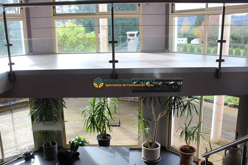 Maison - 327 m² - 9 pièces