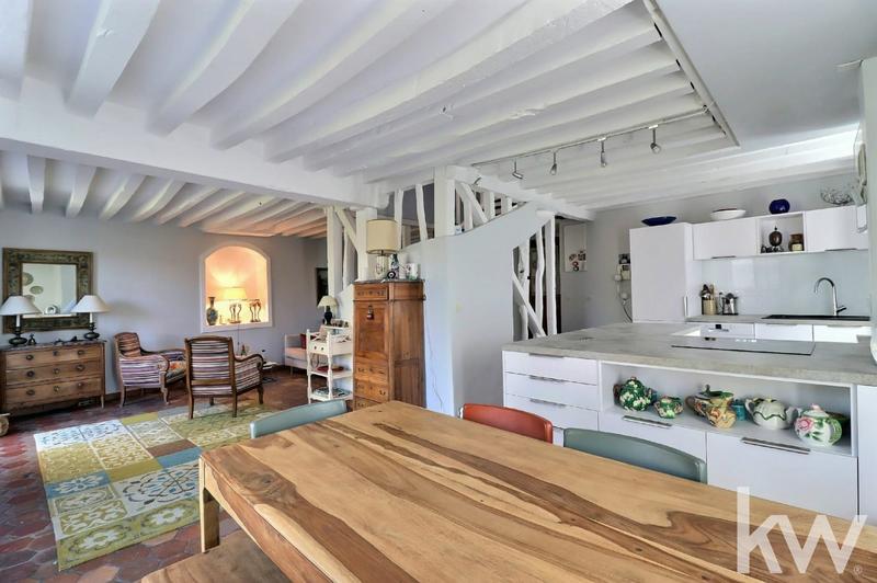 Maison - 225 m² - 7 pièces