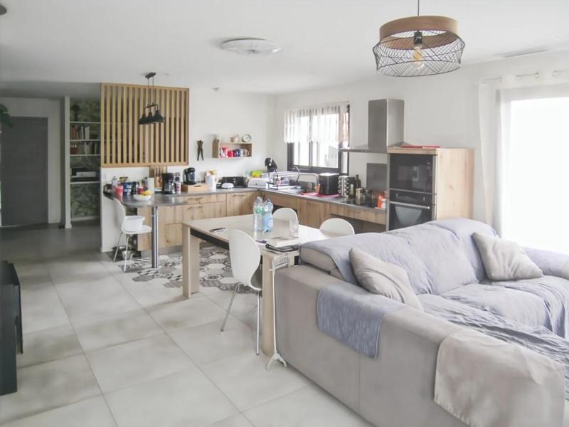 Maison - 94 m² - 4 pièces