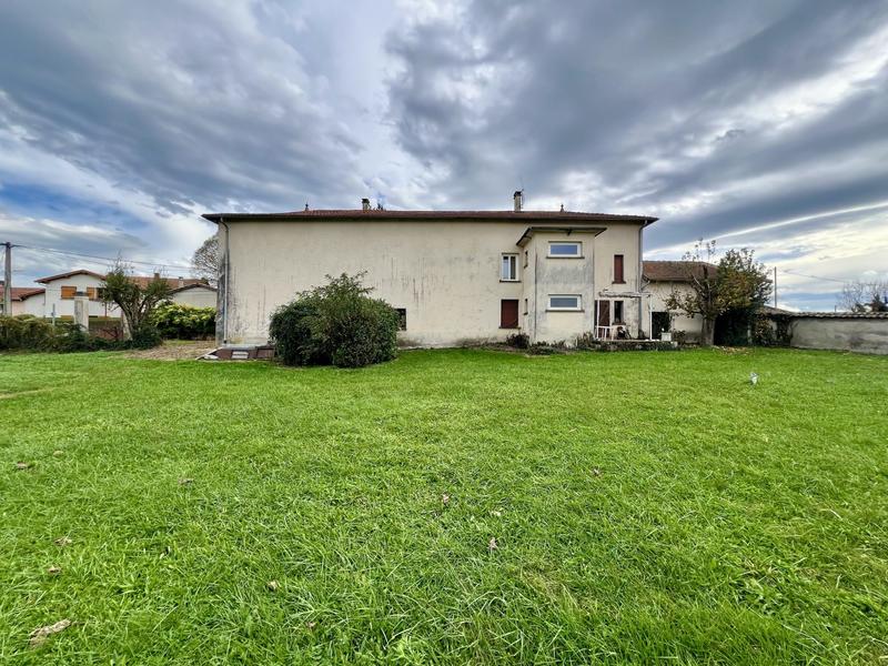 Maison - 449 m² - 6 pièces