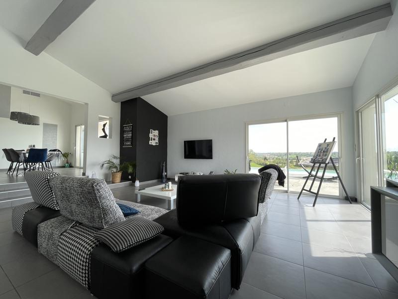 Maison contemporaine - 184 m² - 6 pièces