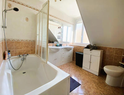 Maison - 91 m² - 6 pièces