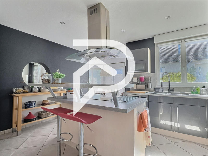 Maison - 200 m² - 7 pièces