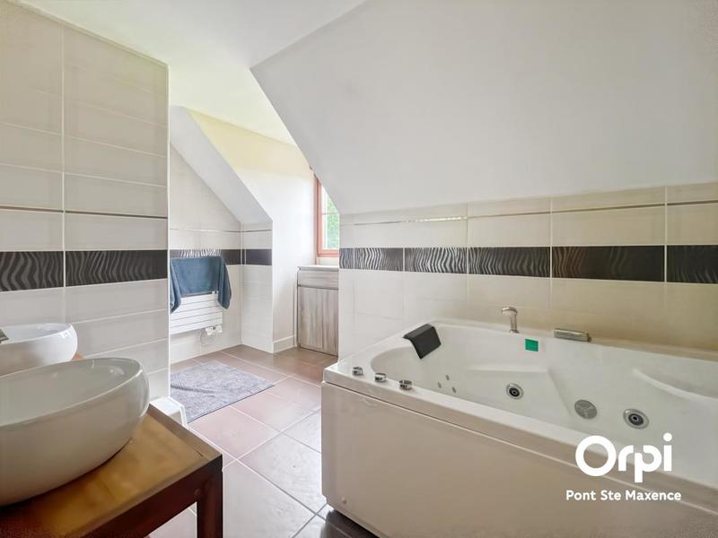 Maison - 186 m² - 6 pièces