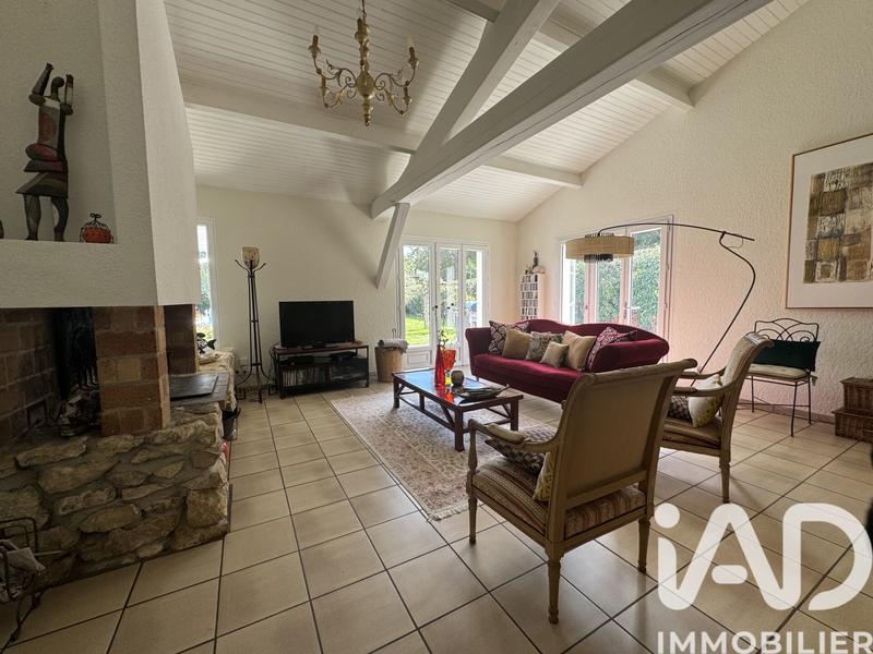 Maison - 200 m² - 7 pièces