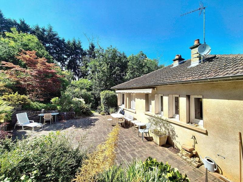 Maison - 90 m² - 5 pièces