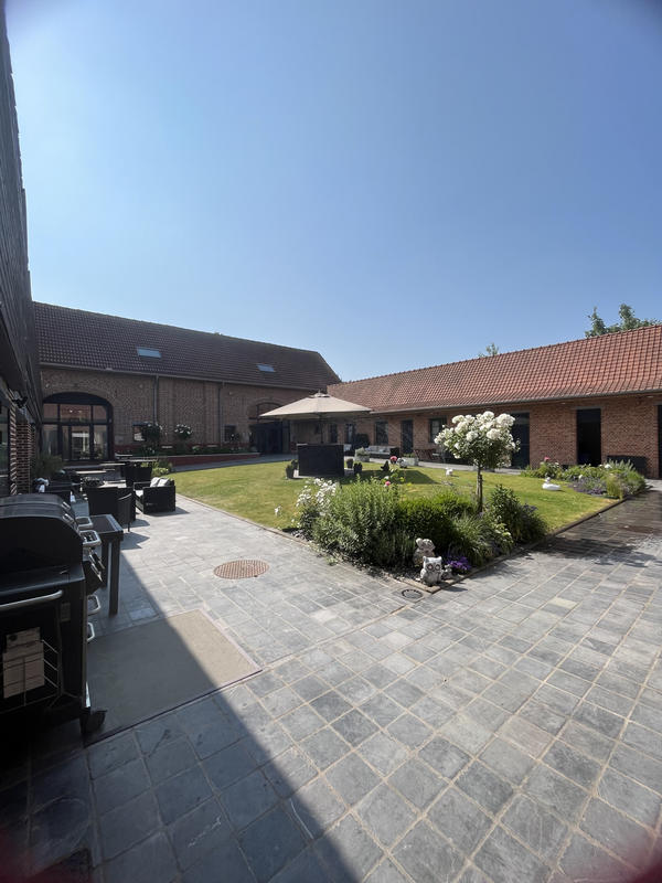 Propriété - 588 m² - 13 pièces