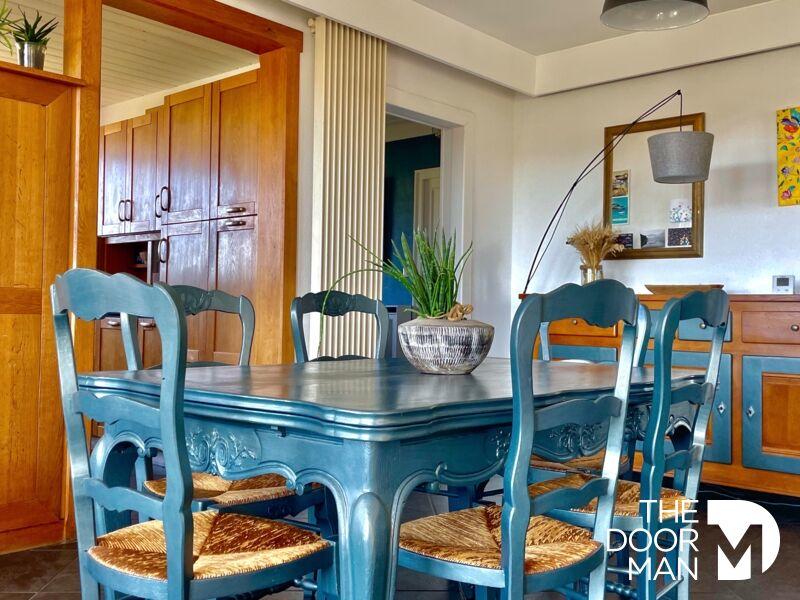 Maison - 210 m² - 10 pièces