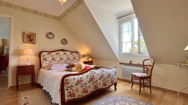 Maison - 230 m² - 6 pièces