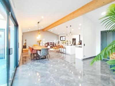 Pavillon - 151 m² - 5 pièces