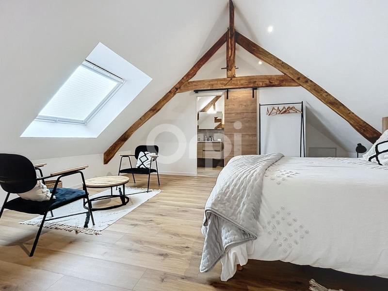 Maison - 236 m² - 7 pièces