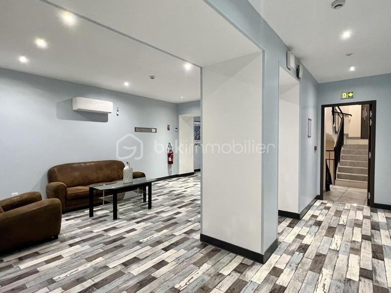 Bureau - 1 300 m² - 38 pièces