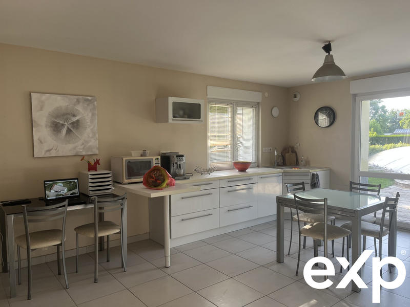 Maison - 298 m² - 12 pièces