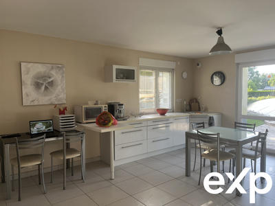 Maison - 298 m² - 12 pièces