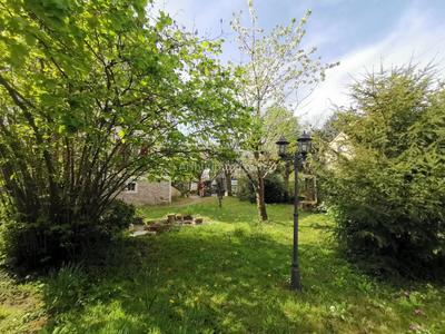 Maison - 203 m² - 8 pièces