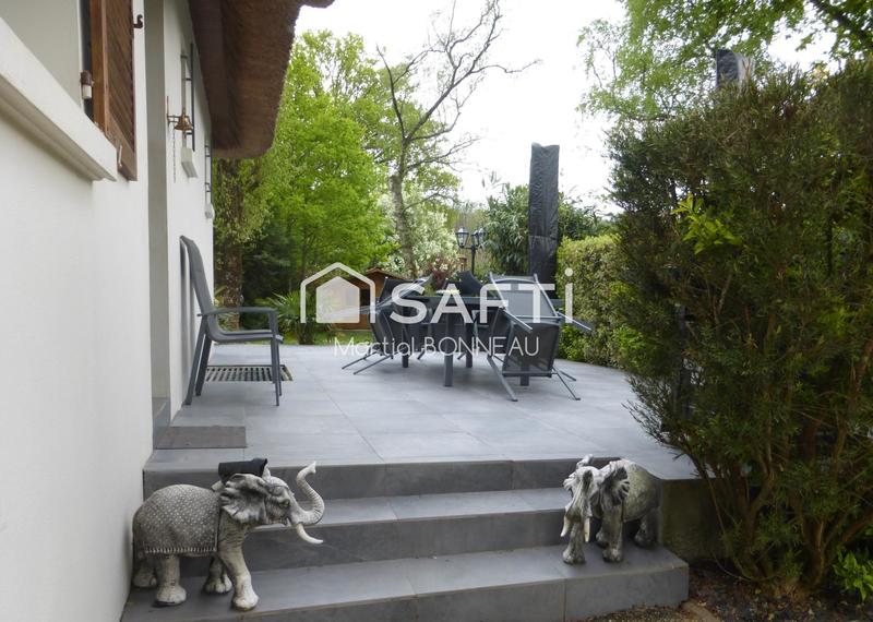 Maison - 200 m² - 7 pièces