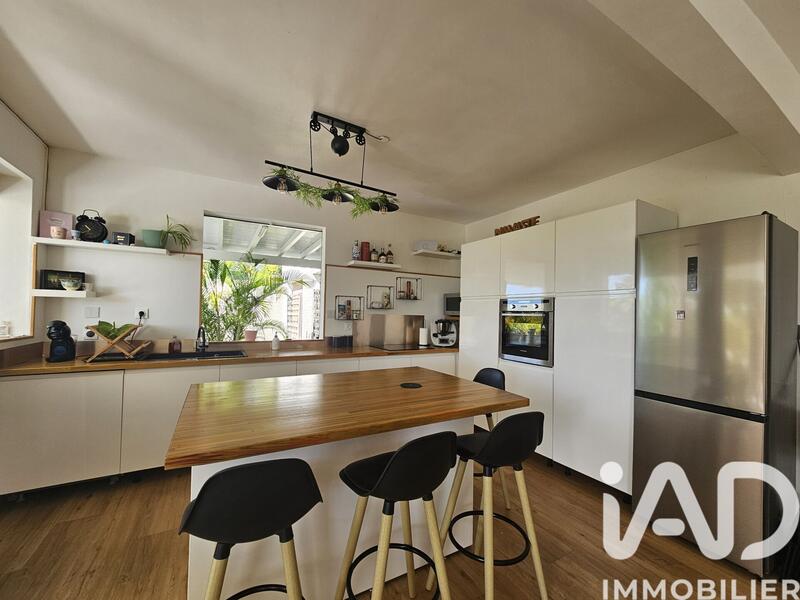 Maison - 200 m² - 8 pièces