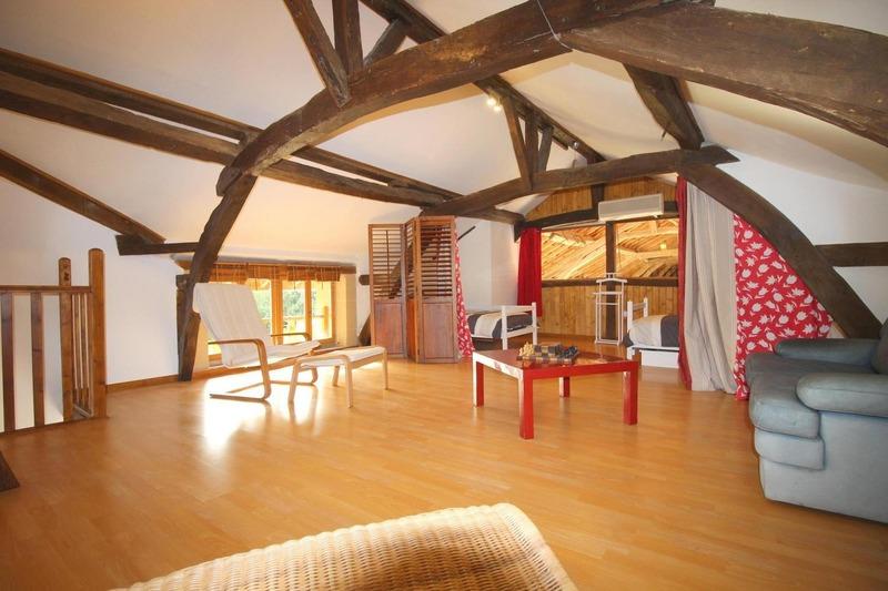 Maison - 267 m² - 8 pièces