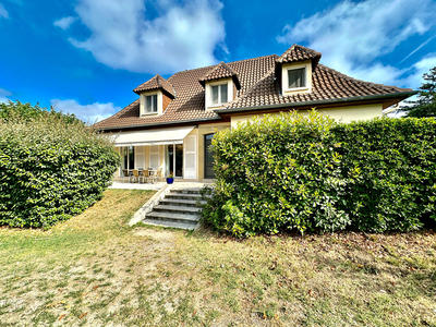 Maison - 200 m² - 8 pièces