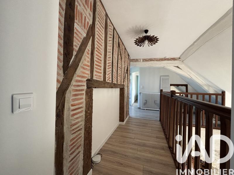 Maison - 208 m² - 9 pièces