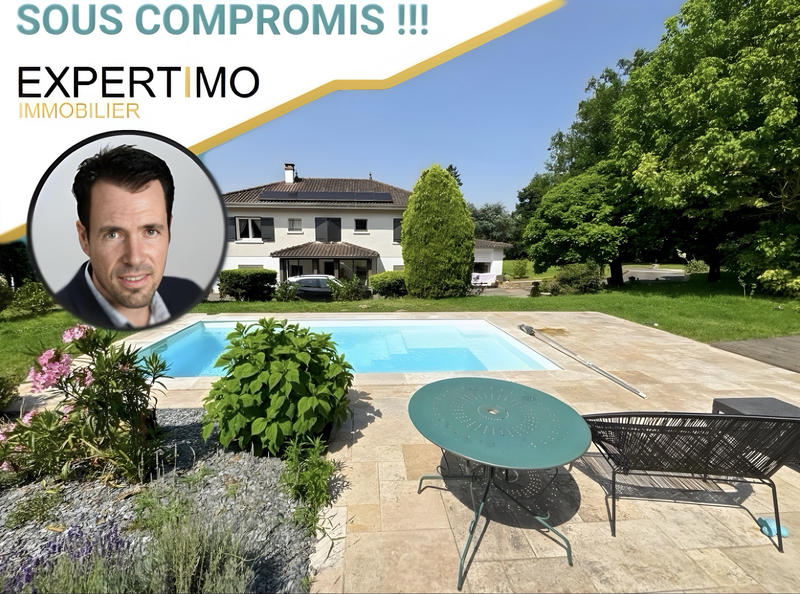 Maison - 250 m² - 8 pièces