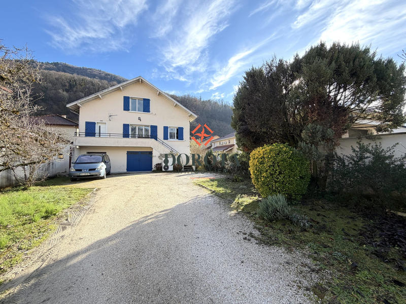 Maison - 171 m² - 7 pièces