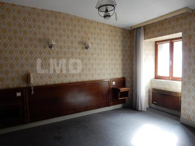 Maison - 260 m² - 12 pièces