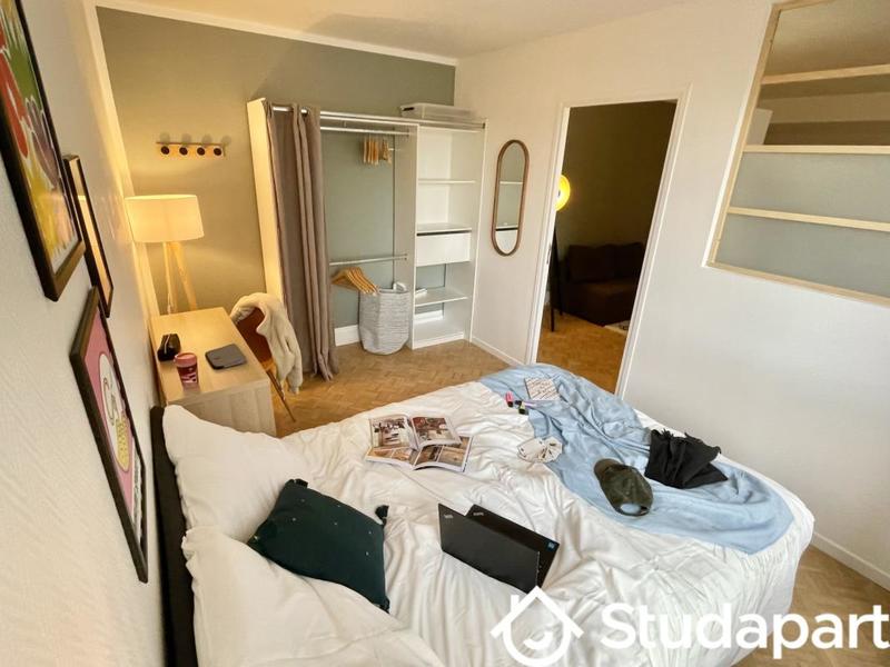 Chambre - 12 m² - 1 pièce