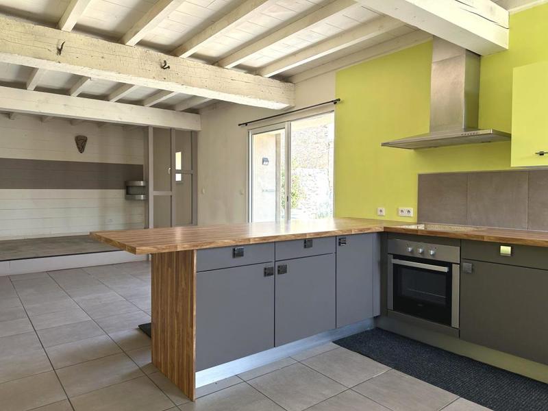 Maison en pierre - 92 m² - 4 pièces