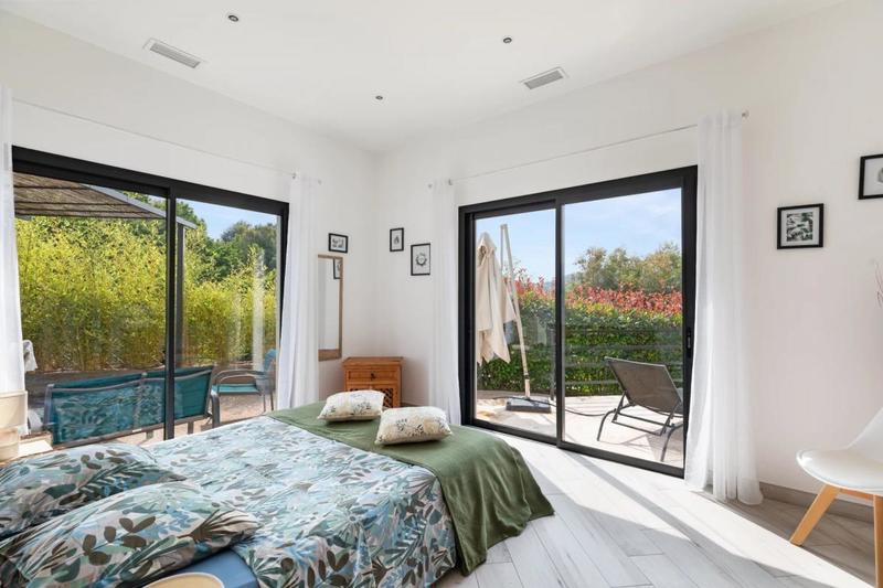 Villa - 222 m² - 9 pièces