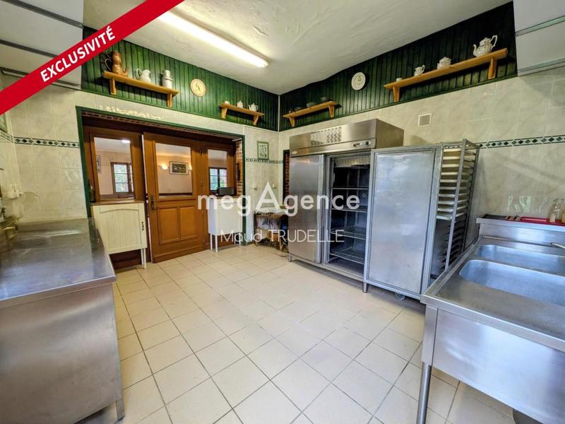 Maison - 408 m² - 14 pièces