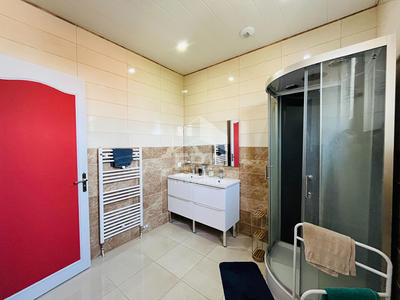 Maison - 184 m² - 7 pièces