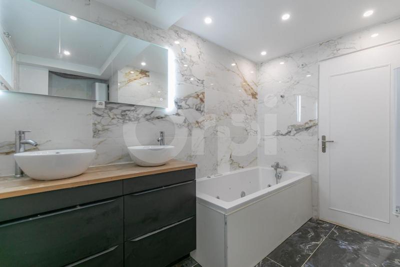 Appartement - 80 m² - 3 pièces