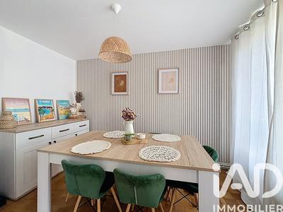 Appartement - 80 m² - 4 pièces