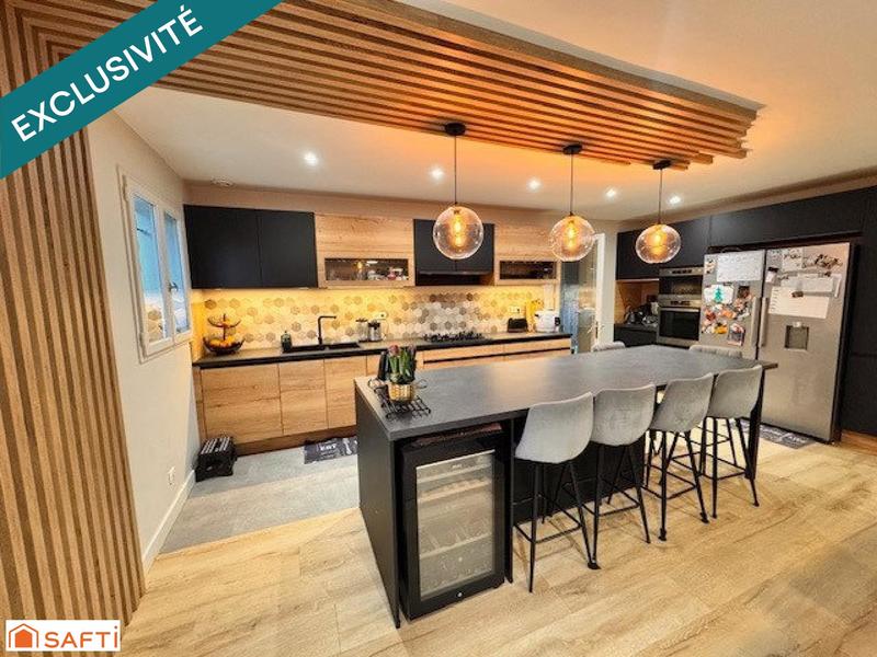 Maison - 166 m² - 7 pièces