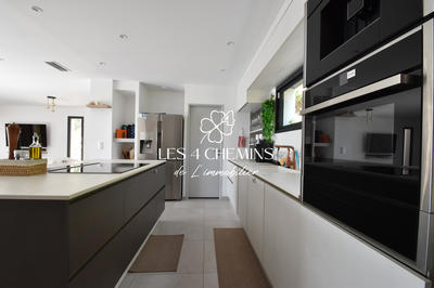 Villa - 200 m² - 7 pièces