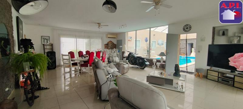 Maison - 180 m² - 4 pièces